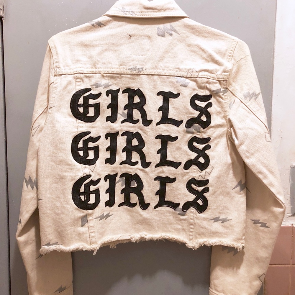 🌟Cropped Old English Embroidered Jean Jacket🌟